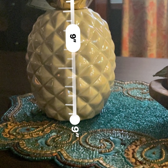 Two Ceramic Pineapples - Picture 3 of 5